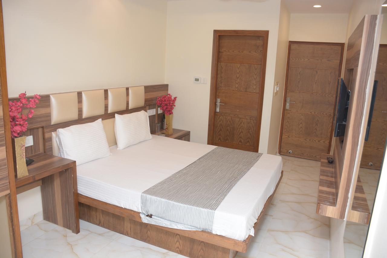 Hotel Golden Oasis - A Well Hygiene Property Paharganj Kültér fotó