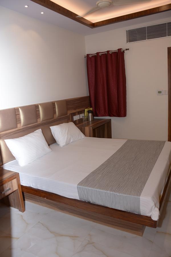 Hotel Golden Oasis - A Well Hygiene Property Paharganj Kültér fotó