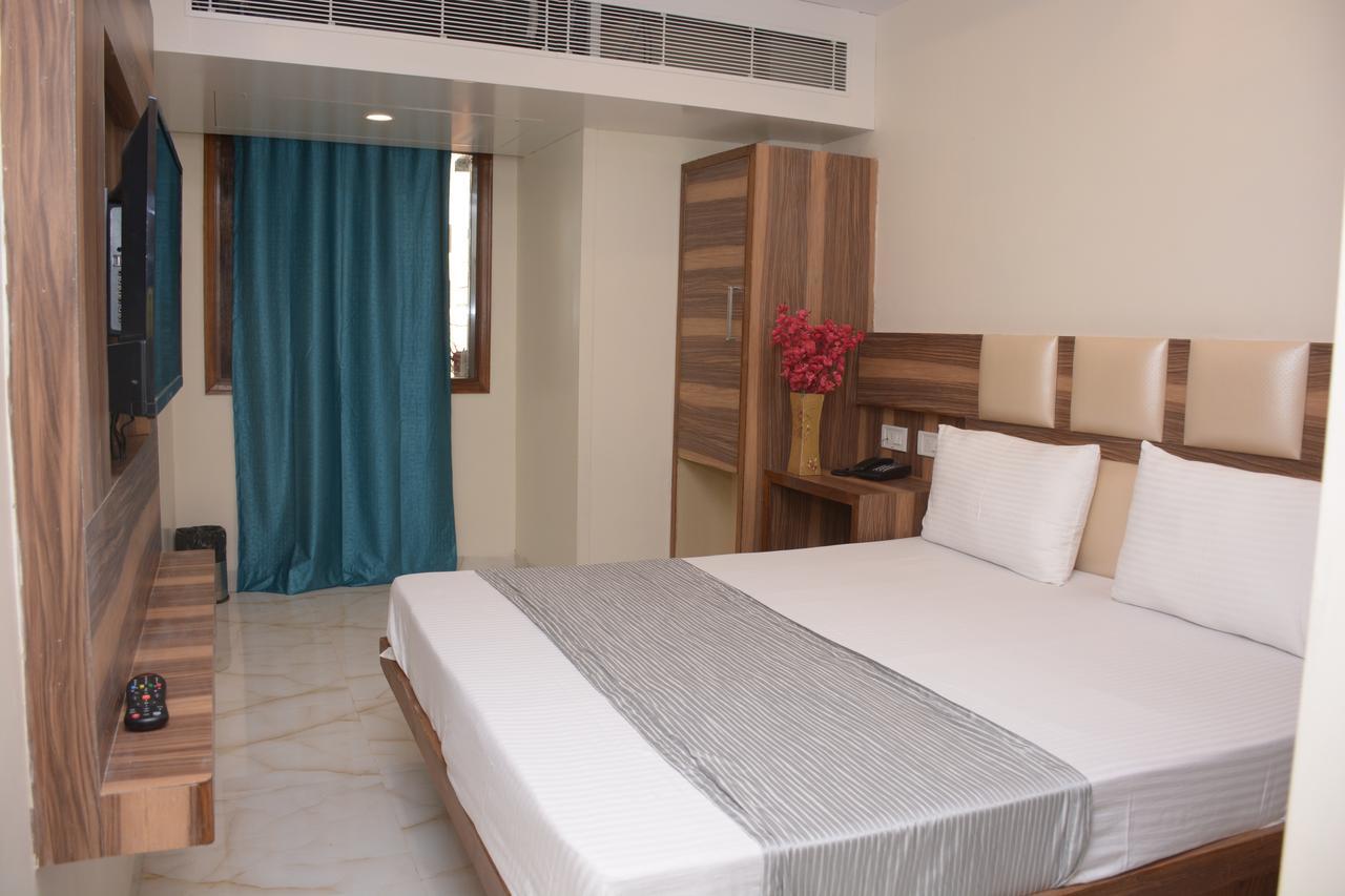 Hotel Golden Oasis - A Well Hygiene Property Paharganj Kültér fotó