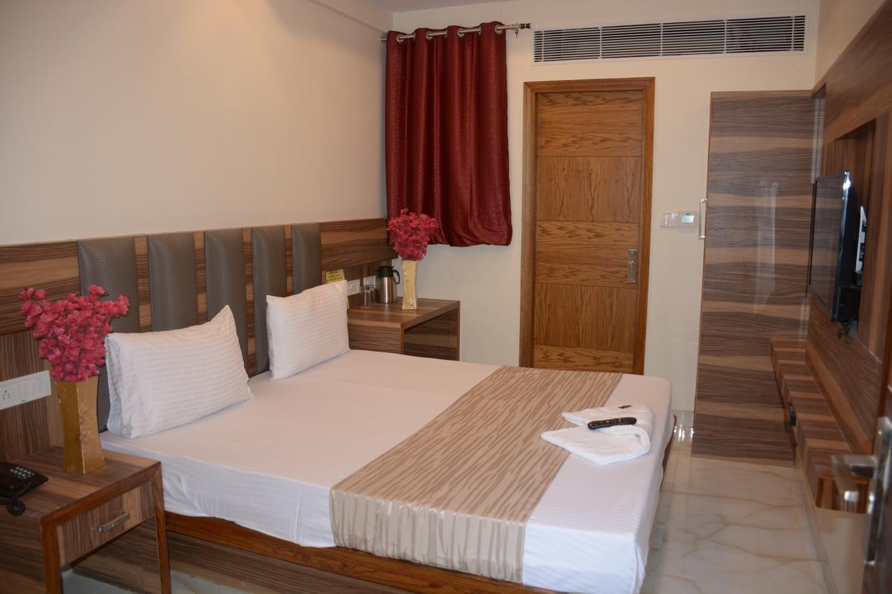 Hotel Golden Oasis - A Well Hygiene Property Paharganj Kültér fotó