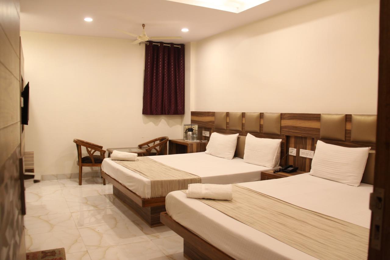 Hotel Golden Oasis - A Well Hygiene Property Paharganj Kültér fotó