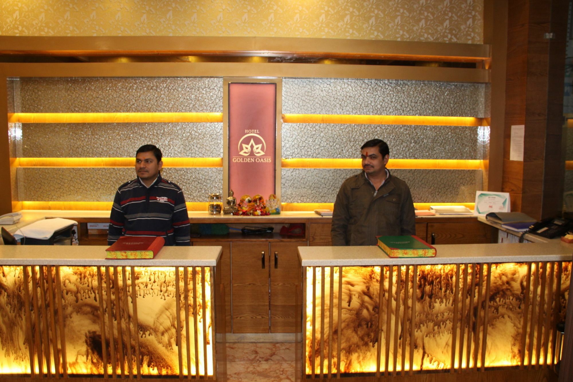 Hotel Golden Oasis - A Well Hygiene Property Paharganj Kültér fotó