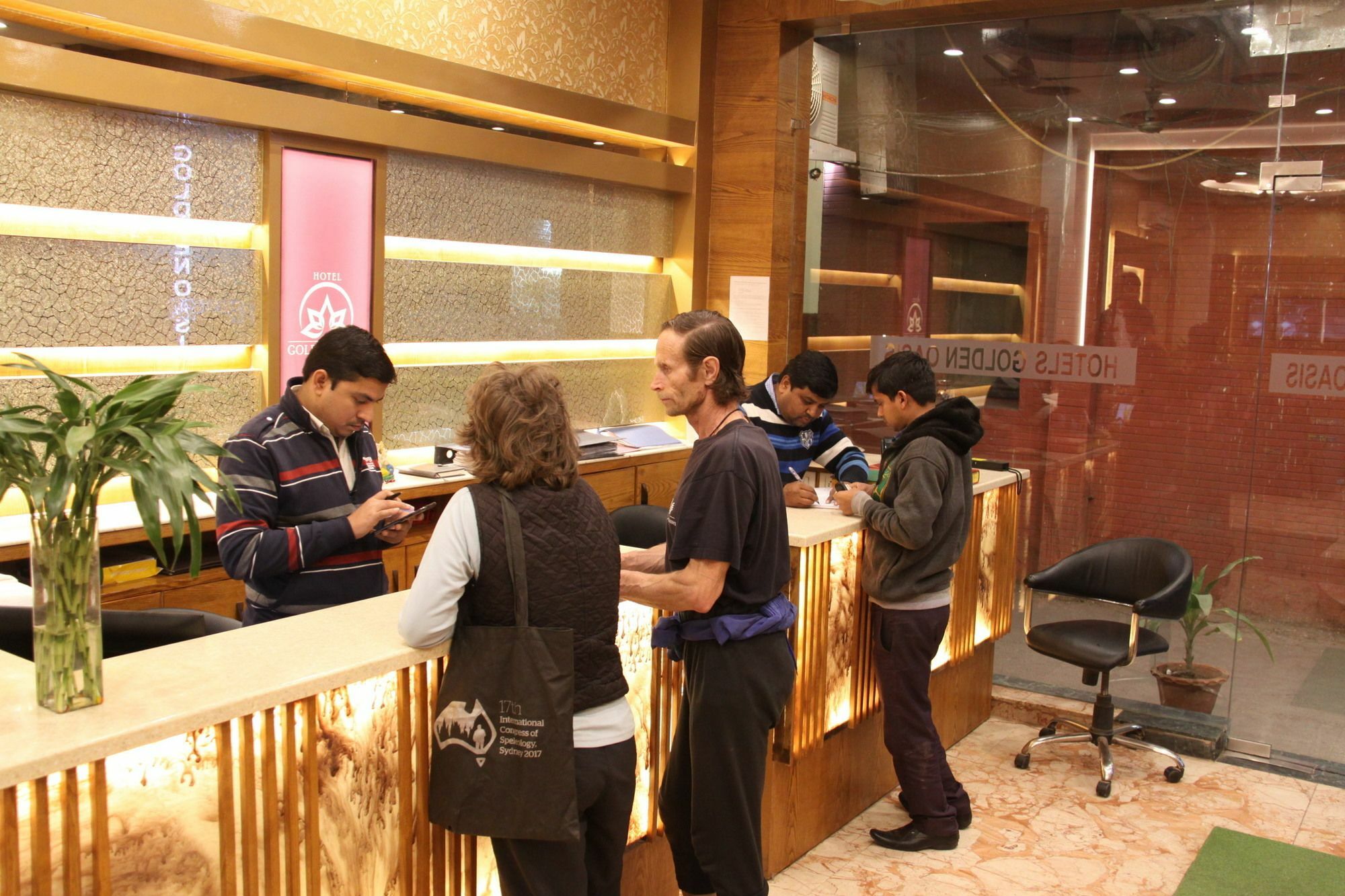 Hotel Golden Oasis - A Well Hygiene Property Paharganj Kültér fotó